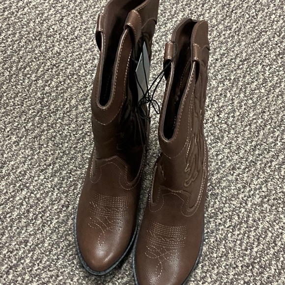 Cat & Jack Kids' Brown Embroidered Boots - Picture 2 of 5